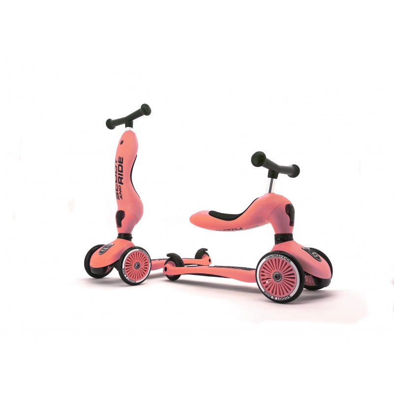 Scoot & Ride Highwaykick 1 Peach in loopfiets- en stepstand