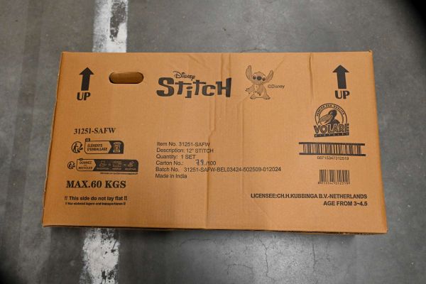 Disney Stitch Kinderfiets - Meisjes - 12 inch - Twee handremmen - Crème Koraal Blauw Disney Stitch Kinderfiets - Meisjes - 12 inch - Twee handremmen - Crème Koraal Blauw